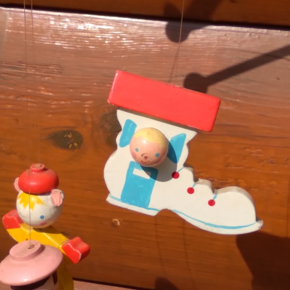 🐳 1940's Vintage Baby CRIB HUMPTY DUMPTY Mobile - Picture 9 of 16